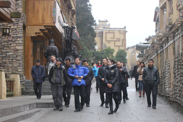 1540637303856246.jpg 3 专家检查组一行来到水磨羌城.jpg